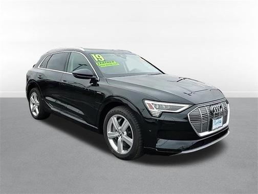 2019 Audi e-tron Premium Plus