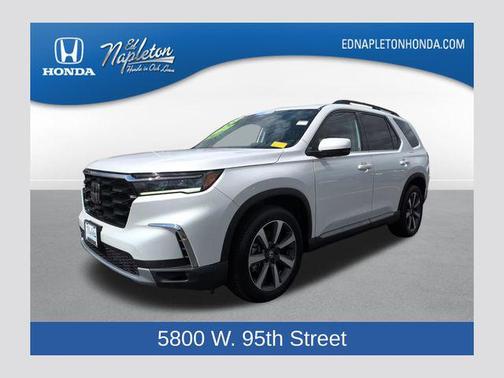 Platinum White Pearl 2023 Honda Pilot Touring 8-Passenger