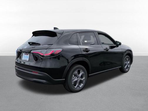 Crystal Black Pearl 2027 Honda HR-V LX