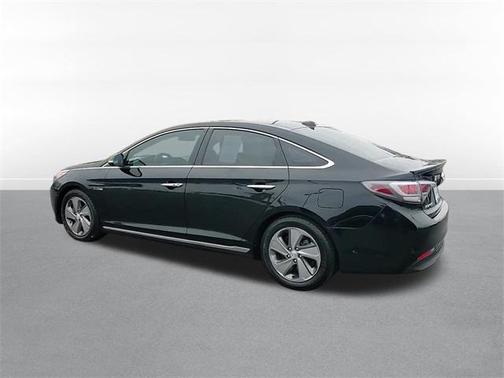2017 Hyundai SONATA Hybrid Limited