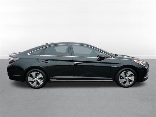 2017 Hyundai SONATA Hybrid Limited