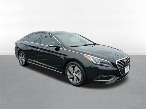 2017 Hyundai SONATA Hybrid Limited