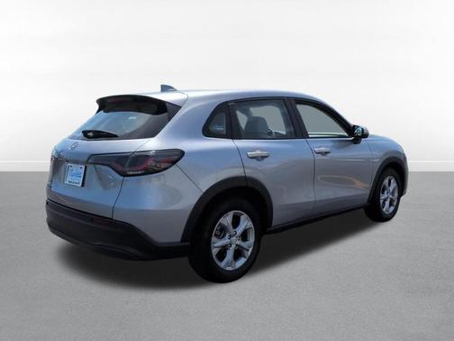 Lunar Silver Metallic 2024 Honda HR-V LX