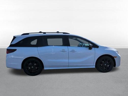 Platinum White Pearl 2026 Honda Odyssey Sport-L