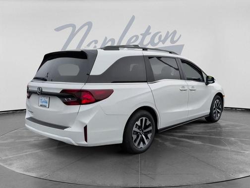 Platinum White Pearl 2026 Honda Odyssey EX-L