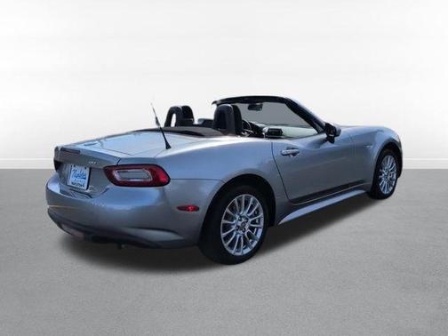 2017 FIAT 124 Spider Base