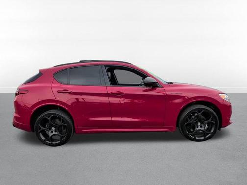2023 Alfa Romeo Stelvio Estrema AWD