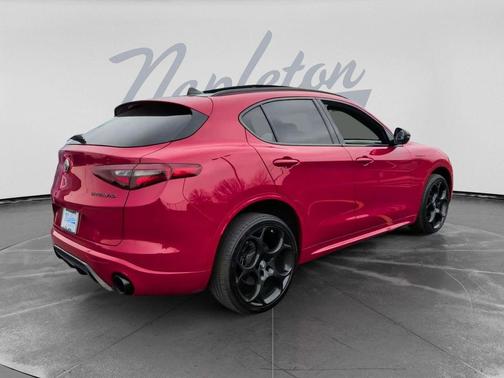 Alfa Rosso 2023 Alfa Romeo Stelvio Estrema AWD
