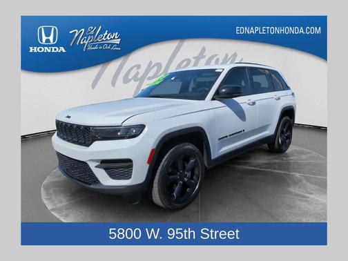 Bright White Clearcoat 2023 Jeep Grand Cherokee Altitude