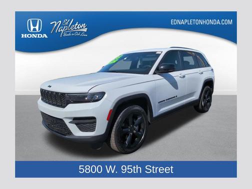 Bright White Clearcoat 2023 Jeep Grand Cherokee Altitude