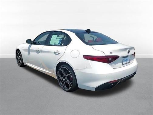 2022 Alfa Romeo Giulia Veloce