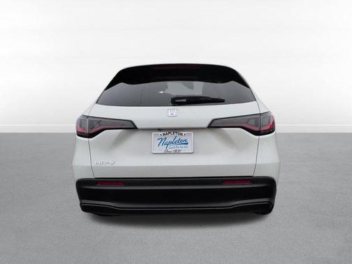 Platinum White Pearl 2026 Honda HR-V LX