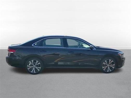 2022 Volkswagen Passat 2.0T SE