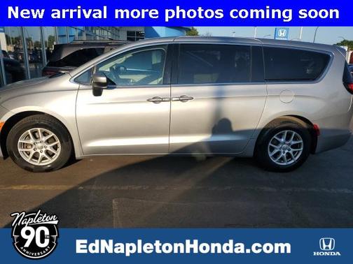 2017 Chrysler Pacifica Touring