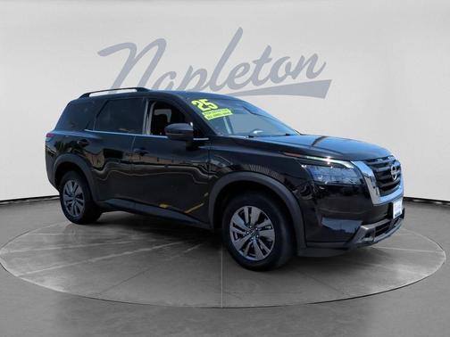 Super Black 2025 Nissan Pathfinder SV FWD
