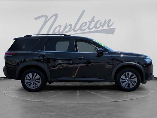 Super Black 2025 Nissan Pathfinder SV FWD