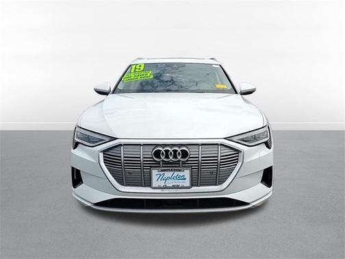 2019 Audi e-tron Premium Plus