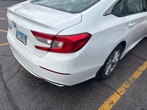 Platinum White Pearl 2018 Honda Accord LX