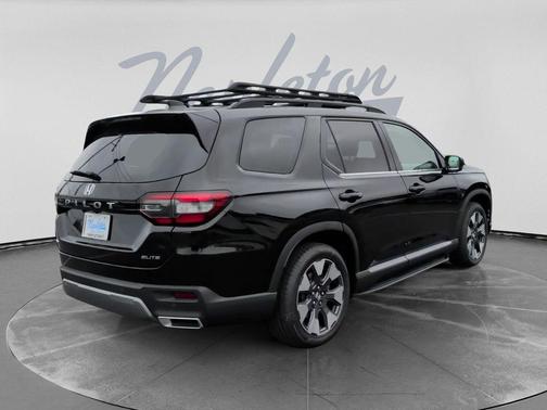 Crystal Black Pearl 2026 Honda Pilot Elite