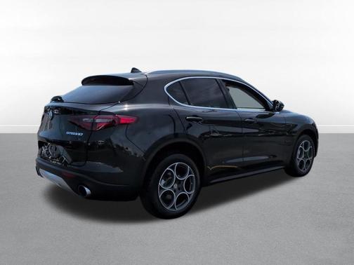 Vulcano Black Metallic 2018 Alfa Romeo Stelvio Base