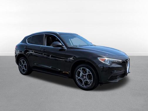 Vulcano Black Metallic 2018 Alfa Romeo Stelvio Base
