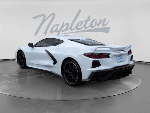 Arctic White 2024 Chevrolet Corvette Stingray w/1LT