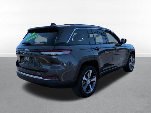 Baltic Gray Metallic Clearcoat 2023 Jeep Grand Cherokee 4xe Base