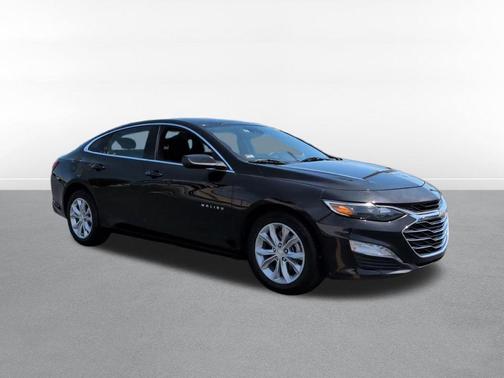 Mosaic Black Metallic 2024 Chevrolet Malibu FWD 1LT
