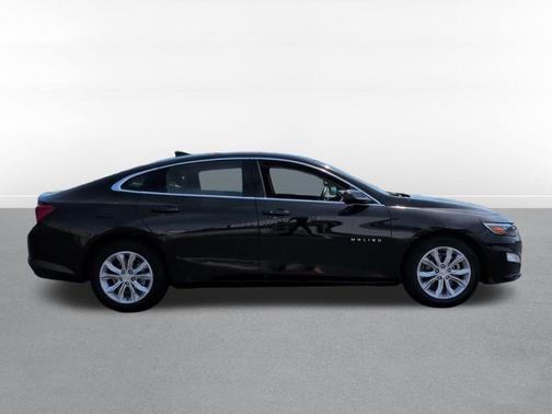 Mosaic Black Metallic 2024 Chevrolet Malibu FWD 1LT