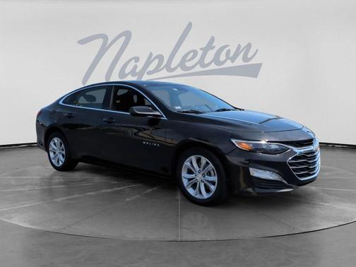 Mosaic Black Metallic 2024 Chevrolet Malibu FWD 1LT
