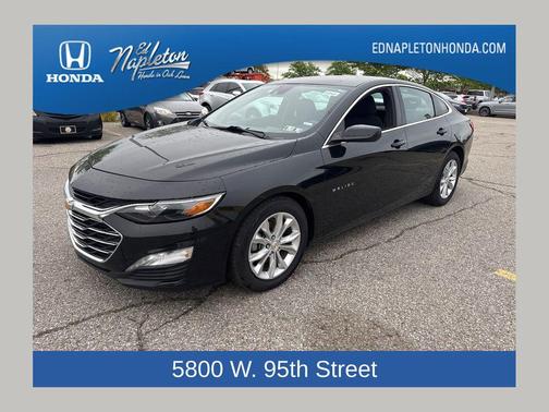 Mosaic Black Metallic 2024 Chevrolet Malibu FWD 1LT