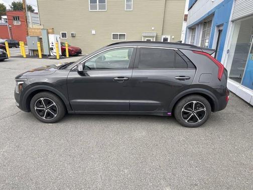 Graphite Gray 2023 Kia Niro EX