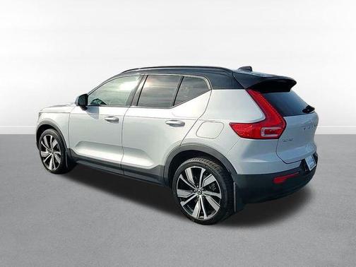 2021 Volvo XC40 Recharge Pure Electric P8