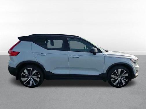 2021 Volvo XC40 Recharge Pure Electric P8