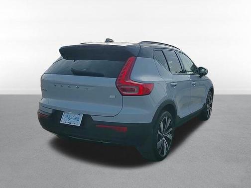 2021 Volvo XC40 Recharge Pure Electric P8