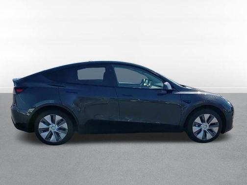 2024 Tesla Model Y Long Range Single Motor Rear-Wheel Drive
