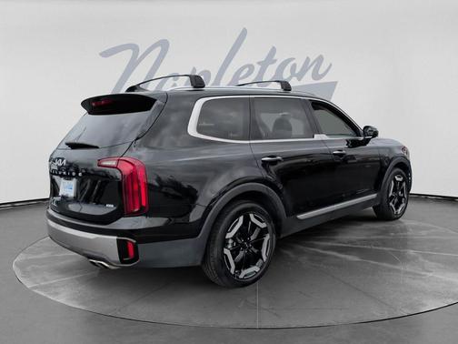 Ebony Black 2025 Kia Telluride S