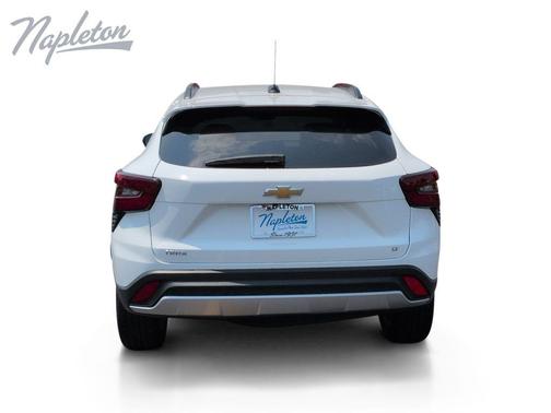Summit White 2025 Chevrolet Trax LT