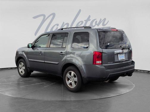 Polished Metal Metallic 2011 Honda Pilot EX-L