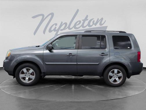 Polished Metal Metallic 2011 Honda Pilot EX-L