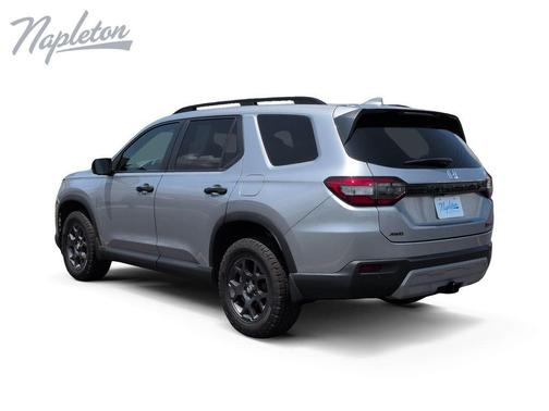 Lunar Silver Metallic 2025 Honda Pilot TrailSport