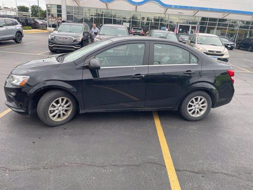 Mosaic Black Metallic 2018 Chevrolet Sonic LT