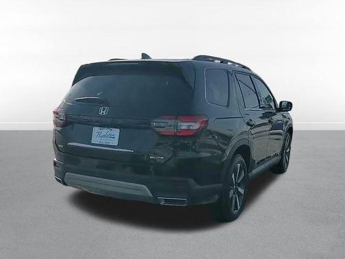 2023 Honda Pilot AWD Elite