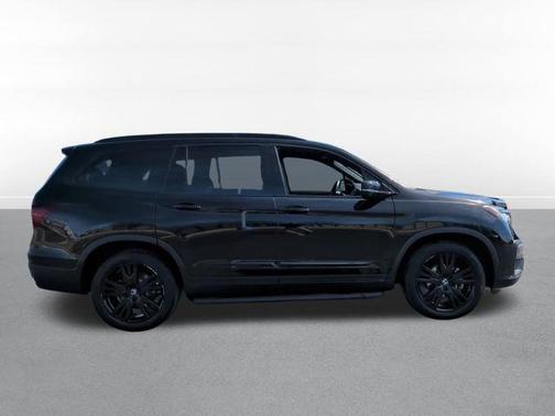 2022 Honda Pilot AWD Black Edition