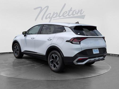 Glacial White Pearl 2025 Kia Sportage LX