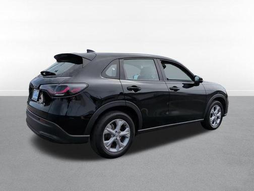 Crystal Black Pearl 2024 Honda HR-V LX