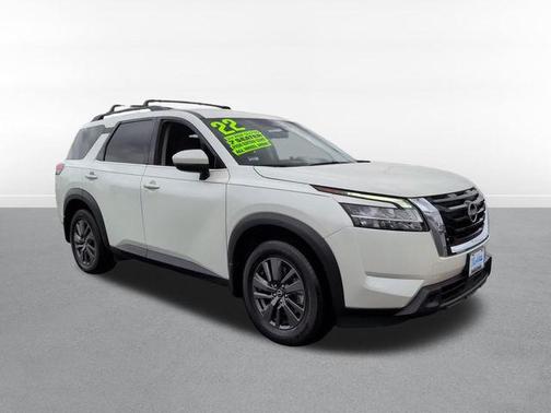 Pearl White Tricoat 2022 Nissan Pathfinder SV 4WD