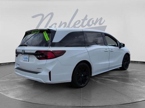 Platinum White Pearl 2025 Honda Odyssey Sport-L
