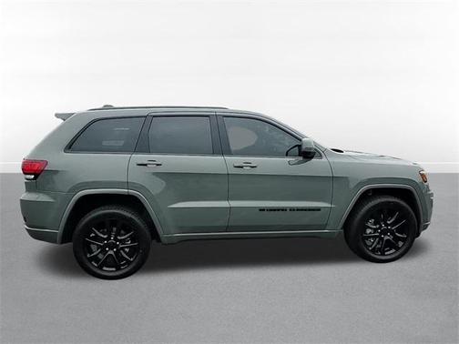 2022 Jeep Grand Cherokee Laredo