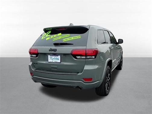 2022 Jeep Grand Cherokee Laredo